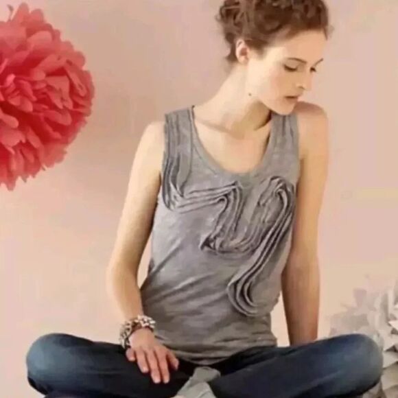 Little Yellow Button Winding Road Tank Top Size XS Gray Anthropologie Ruffled - Picture 1 of 6